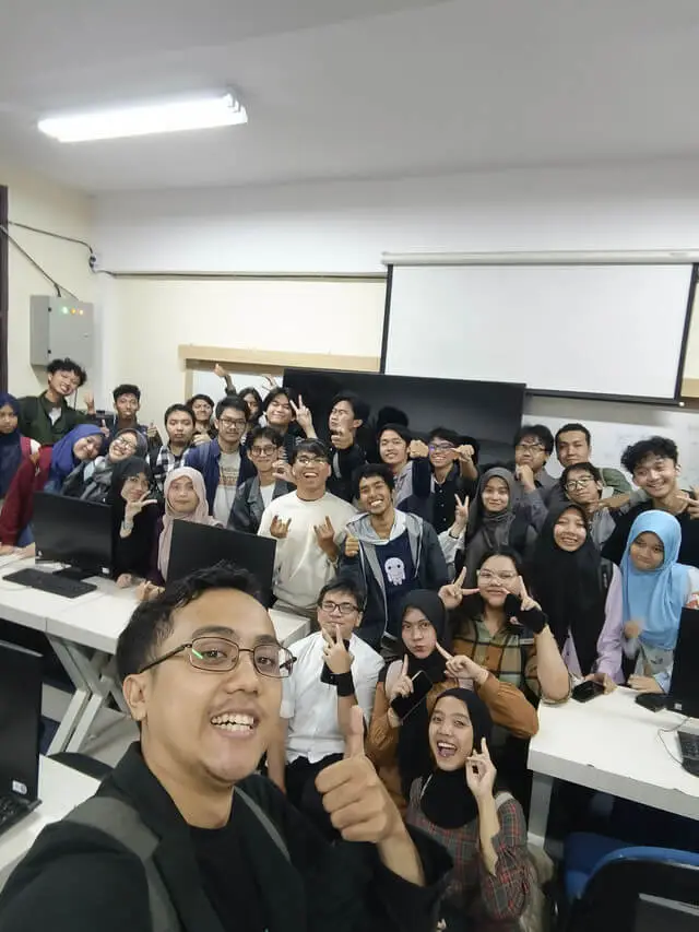 Membuat Aplikasi Web Sederhana dengan Laravel 12